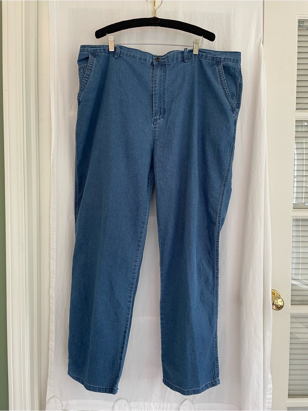 Relaxed Fit Men's Denim Jeans in Mid Blue